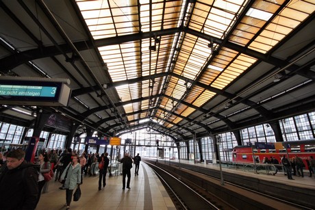 bahnhof-friedrichstrasse