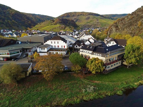 Dernau