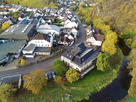 Dernau