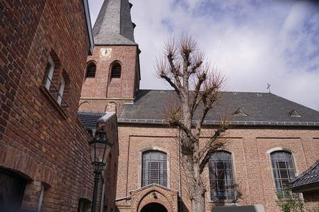 Kaster