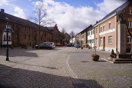 Kaster