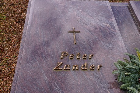 Kaster