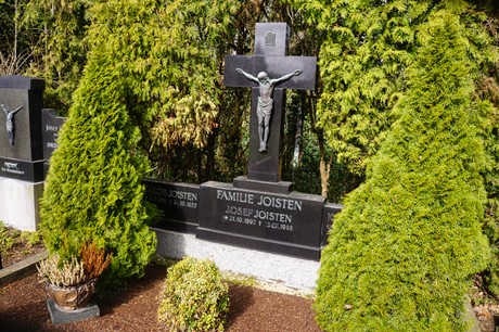 Kaster