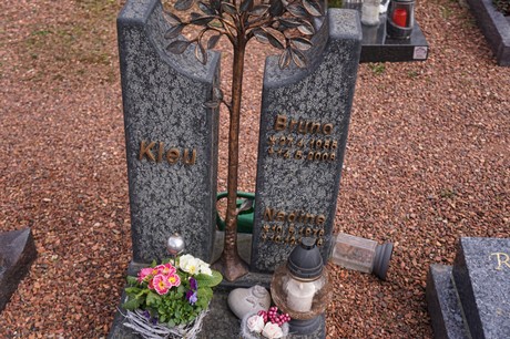 Kaster