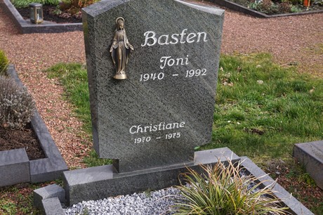 Kaster