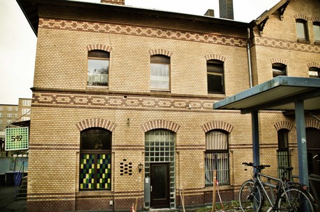 bahnhof