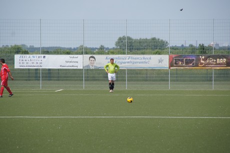 benefiz-fussballspiel