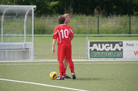 benefiz-fussballspiel