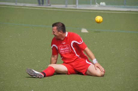 benefiz-fussballspiel