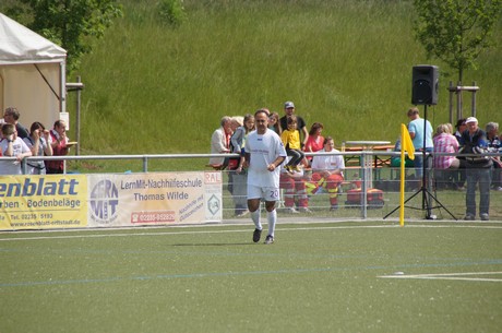 benefiz-fussballspiel