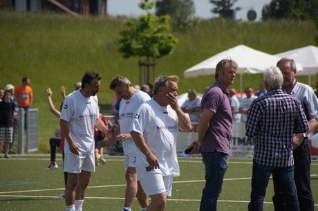 benefiz-fussballspiel