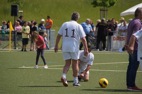 benefiz-fussballspiel