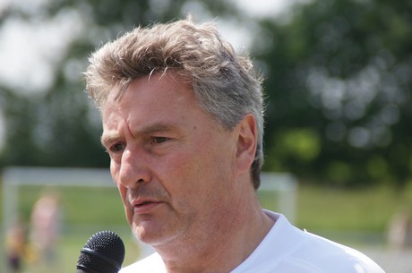 benefiz-fussballspiel