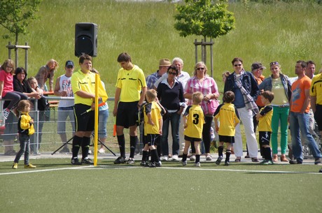 benefiz-fussballspiel