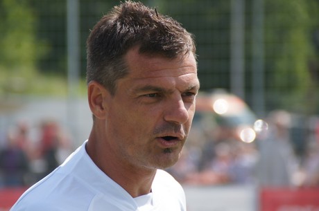 benefiz-fussballspiel