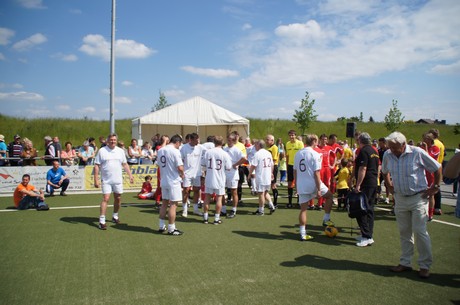 benefiz-fussballspiel