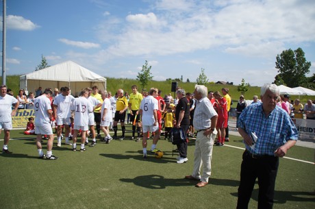 benefiz-fussballspiel