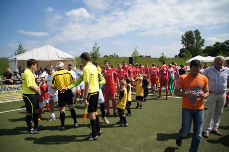 benefiz-fussballspiel