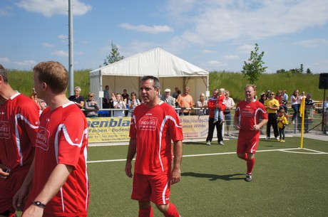 benefiz-fussballspiel