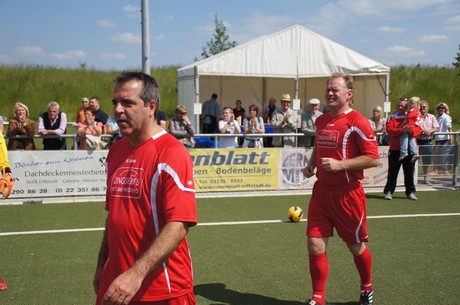 benefiz-fussballspiel