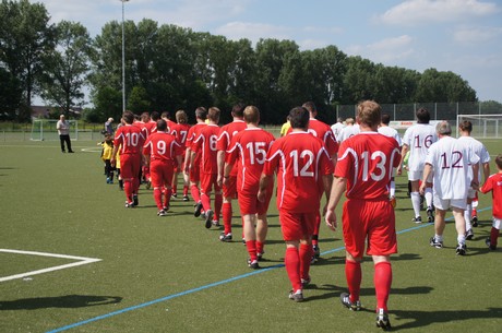 benefiz-fussballspiel