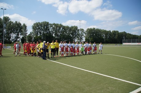 benefiz-fussballspiel