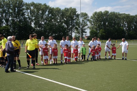 benefiz-fussballspiel