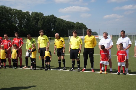 benefiz-fussballspiel