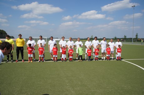 benefiz-fussballspiel