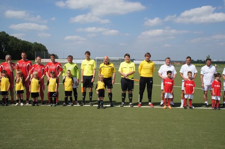 benefiz-fussballspiel