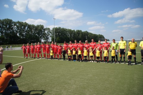 benefiz-fussballspiel