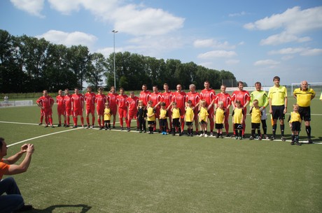 benefiz-fussballspiel