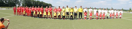 benefiz-fussballspiel