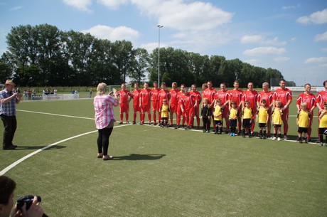 benefiz-fussballspiel