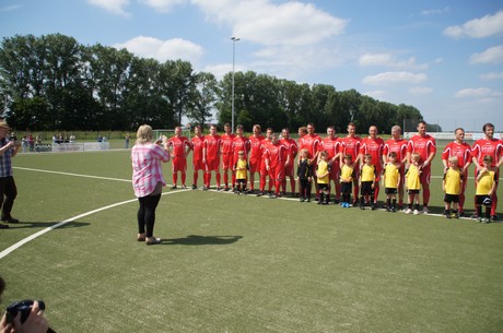 benefiz-fussballspiel
