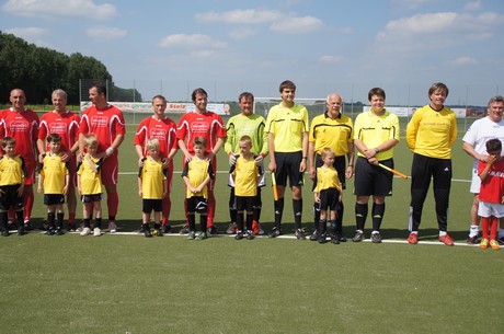 benefiz-fussballspiel