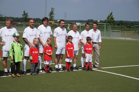benefiz-fussballspiel
