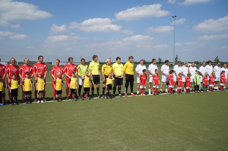 benefiz-fussballspiel
