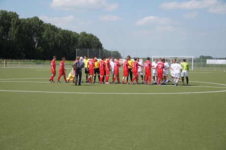 benefiz-fussballspiel