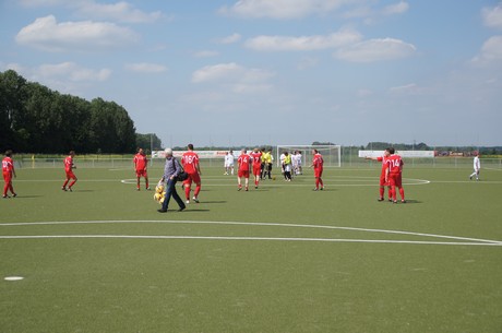 benefiz-fussballspiel