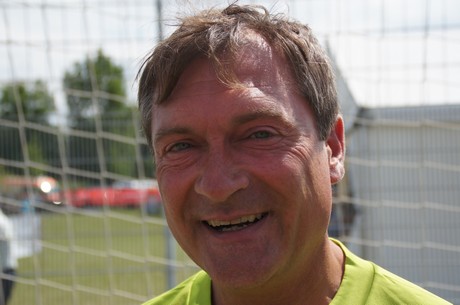 benefiz-fussballspiel