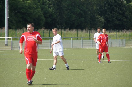 benefiz-fussballspiel
