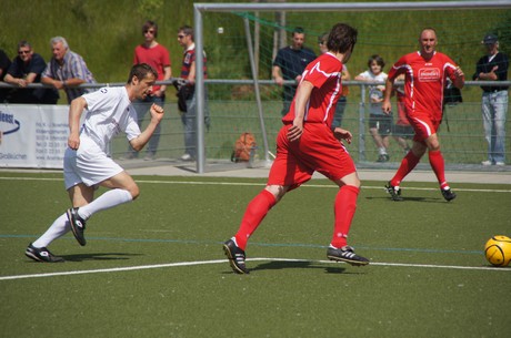 benefiz-fussballspiel