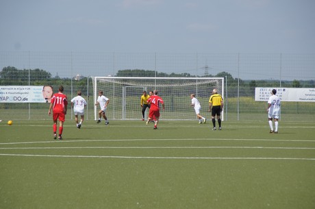 benefiz-fussballspiel