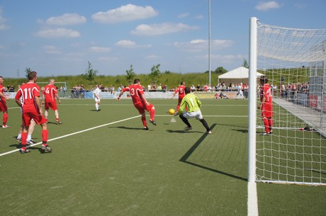 benefiz-fussballspiel