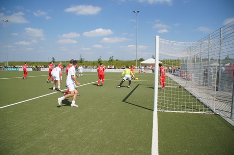 benefiz-fussballspiel