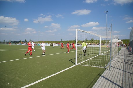 benefiz-fussballspiel