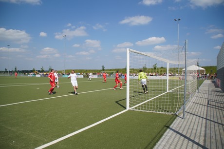 benefiz-fussballspiel