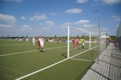 benefiz-fussballspiel