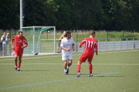 benefiz-fussballspiel